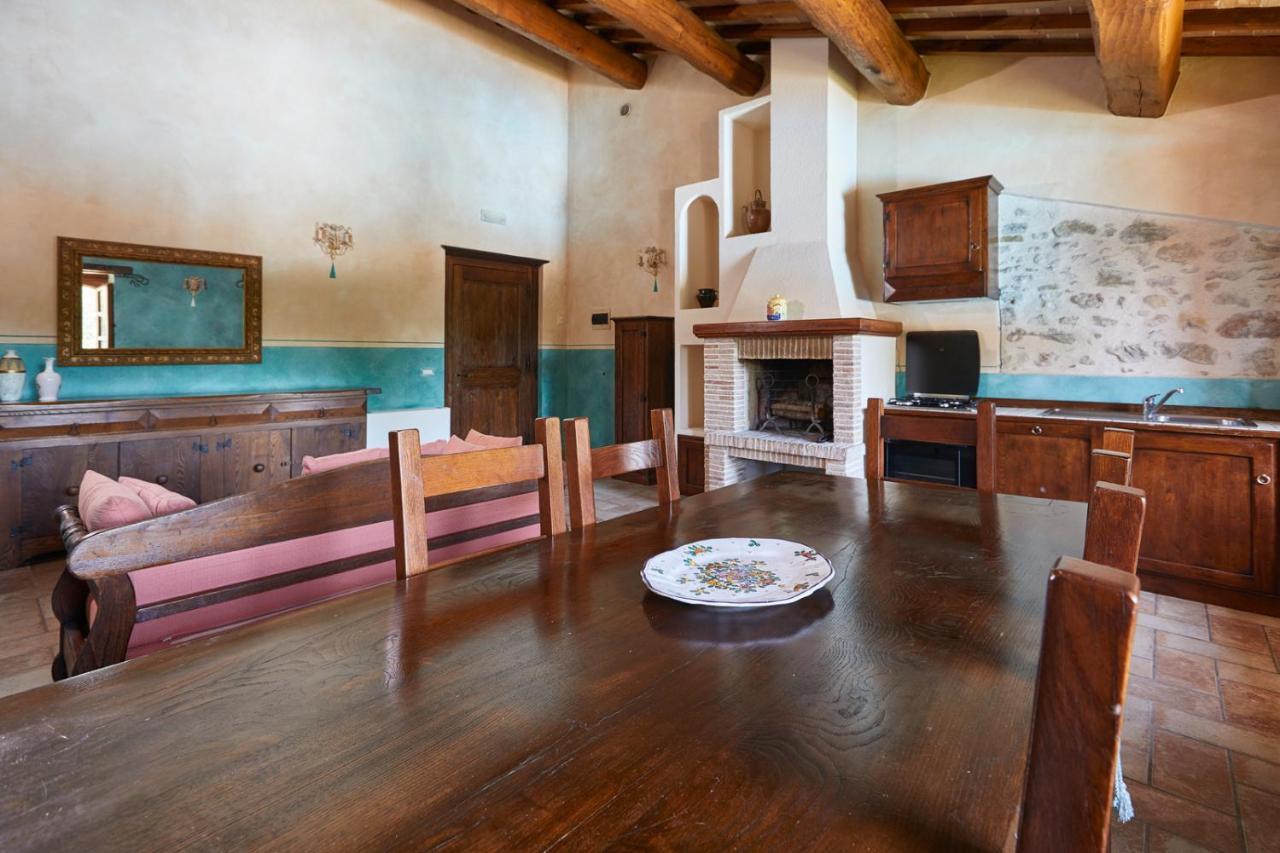 Agriturismo Il Molino Antico - 5 Girasoli スポレート エクステリア 写真