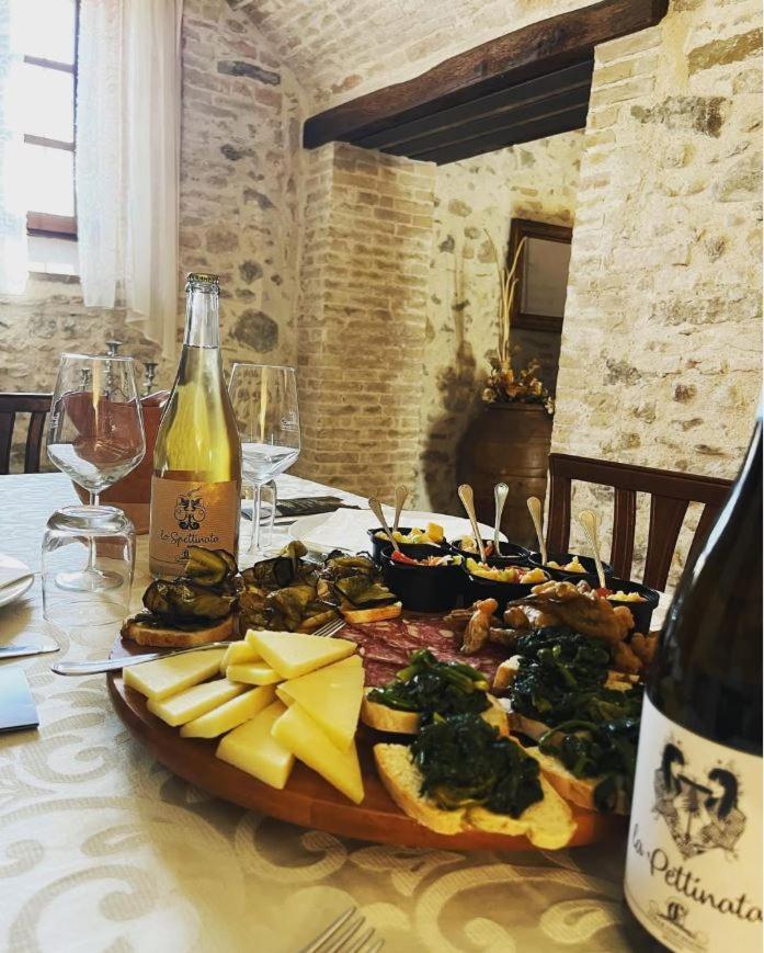 Agriturismo Il Molino Antico - 5 Girasoli スポレート エクステリア 写真