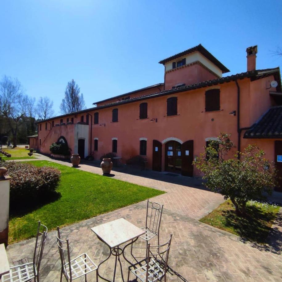Agriturismo Il Molino Antico - 5 Girasoli スポレート エクステリア 写真