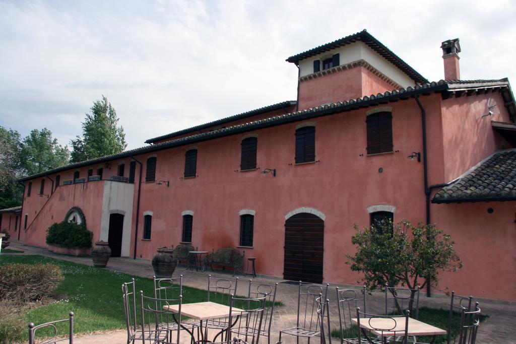 Agriturismo Il Molino Antico - 5 Girasoli スポレート エクステリア 写真