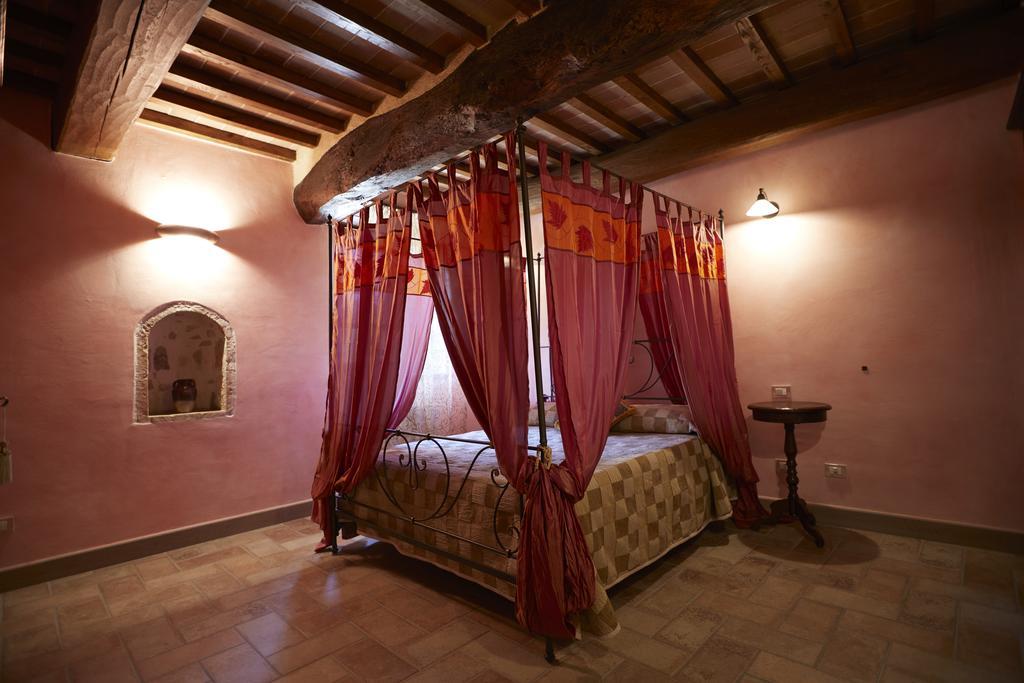 Agriturismo Il Molino Antico - 5 Girasoli スポレート エクステリア 写真
