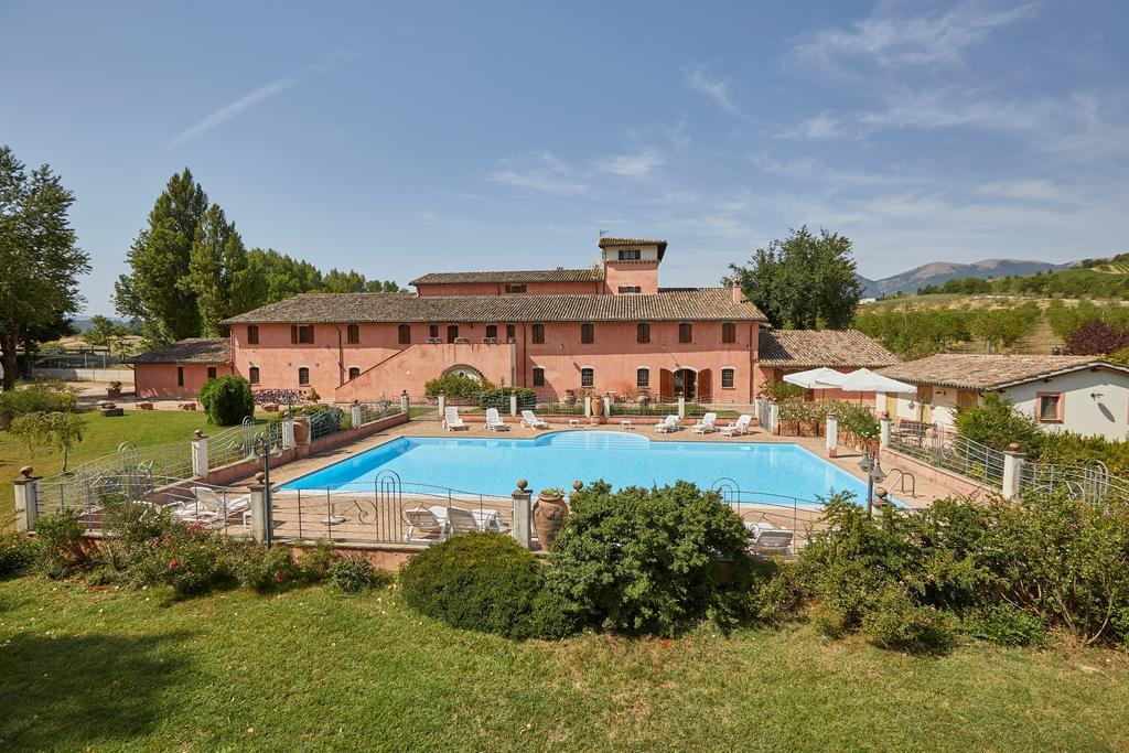 Agriturismo Il Molino Antico - 5 Girasoli スポレート エクステリア 写真
