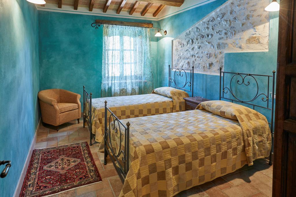 Agriturismo Il Molino Antico - 5 Girasoli スポレート エクステリア 写真