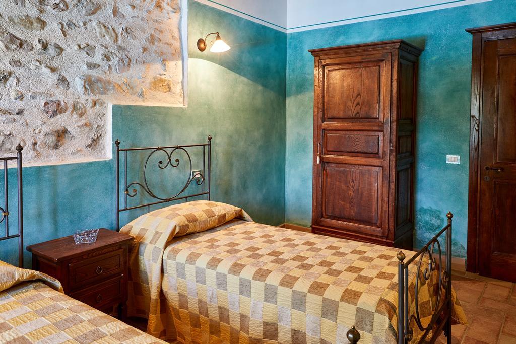 Agriturismo Il Molino Antico - 5 Girasoli スポレート エクステリア 写真