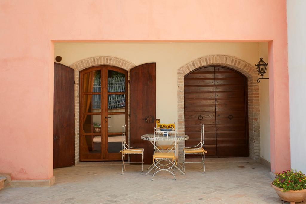 Agriturismo Il Molino Antico - 5 Girasoli スポレート エクステリア 写真